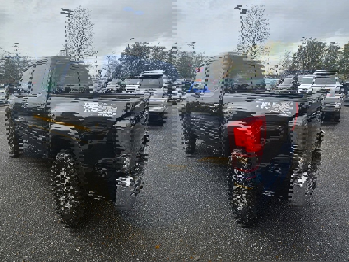 Used 2019 Toyota Tacoma TRD Off-Road image 4