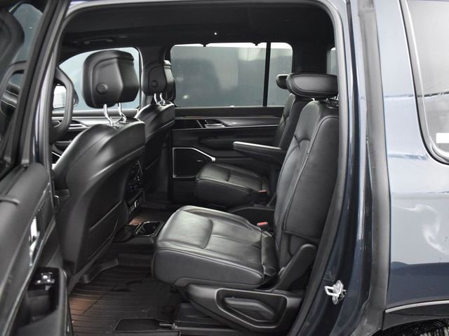 Used 2022 Jeep Wagoneer Series III image 32