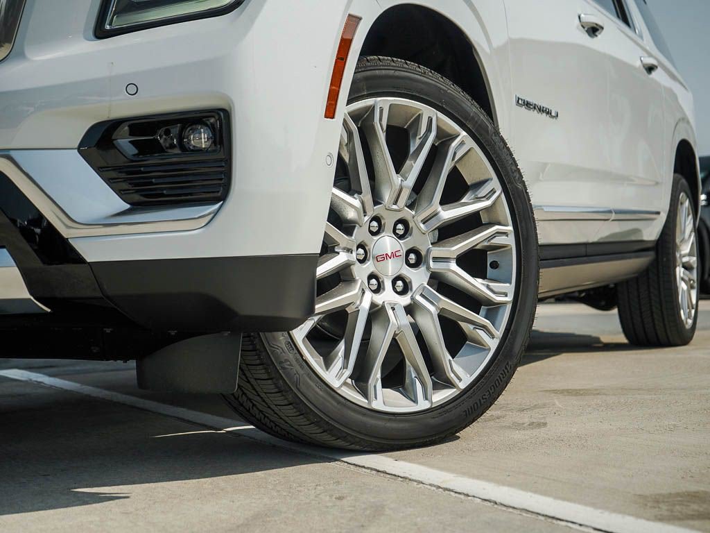 New 2026 GMC Yukon XL Denali w/ Denali Reserve Package AWD/4WD image 6