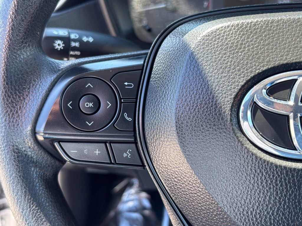 Used 2025 Toyota Corolla LE FWD image 26