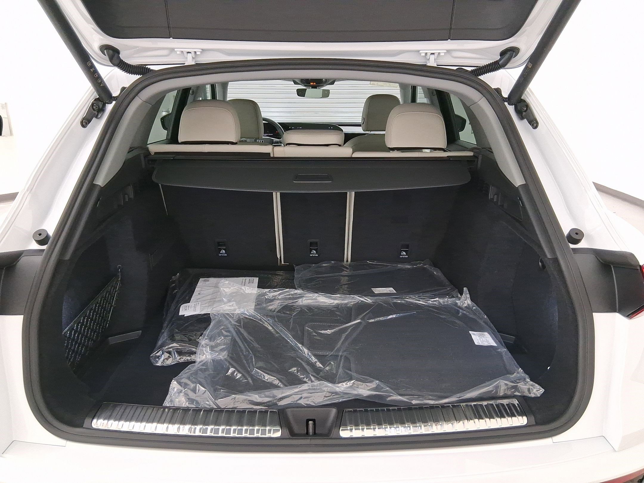 Certified 2025 Audi Q5 Premium w/ Convenience Package image 21