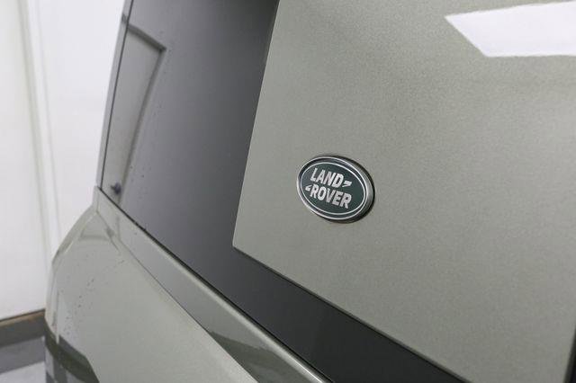 Used 2023 Land Rover Defender 110 X-Dynamic SE image 8