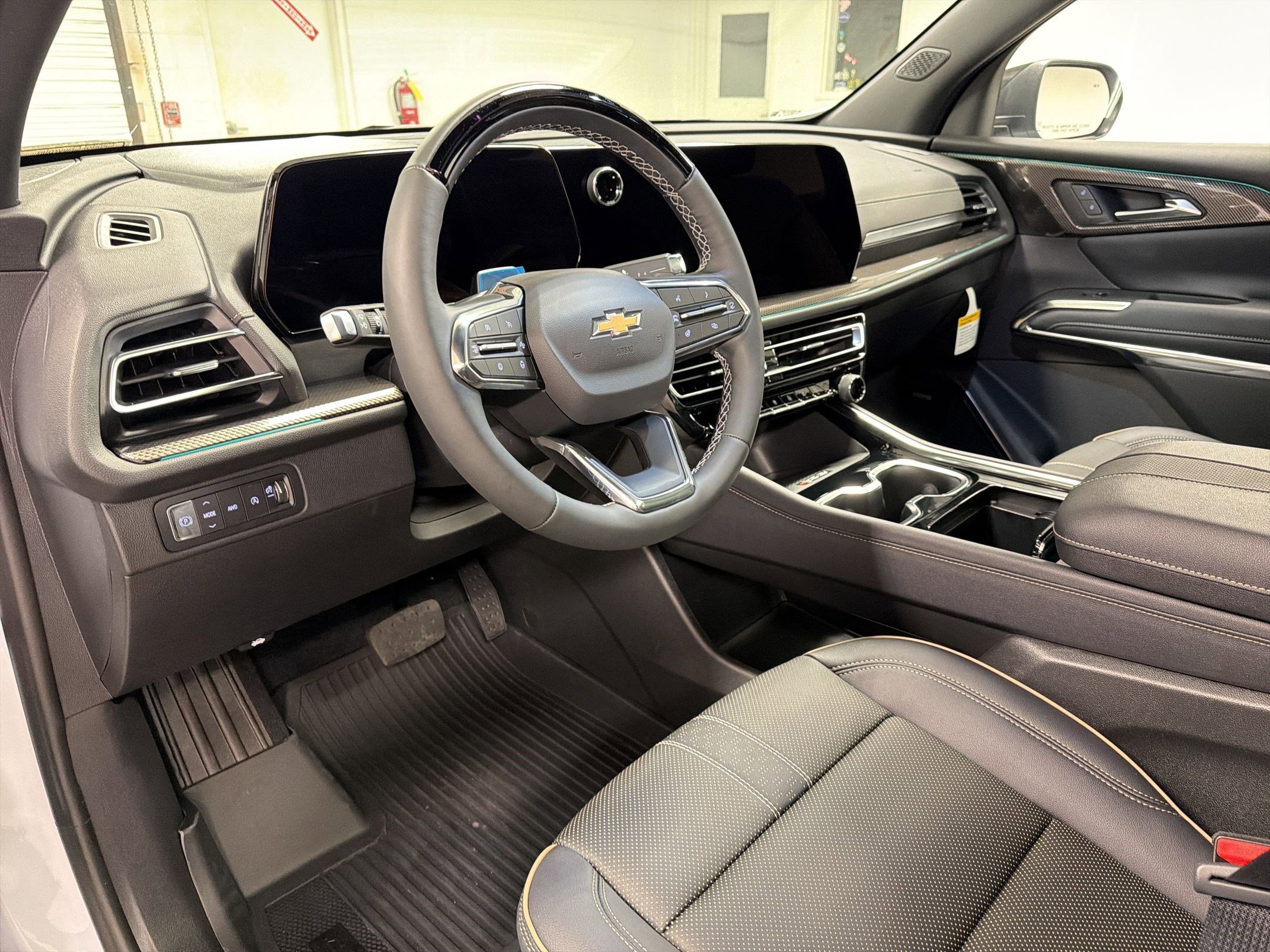 New 2026 Chevrolet Traverse High Country w/ LPO, Floor Liner Package image 4