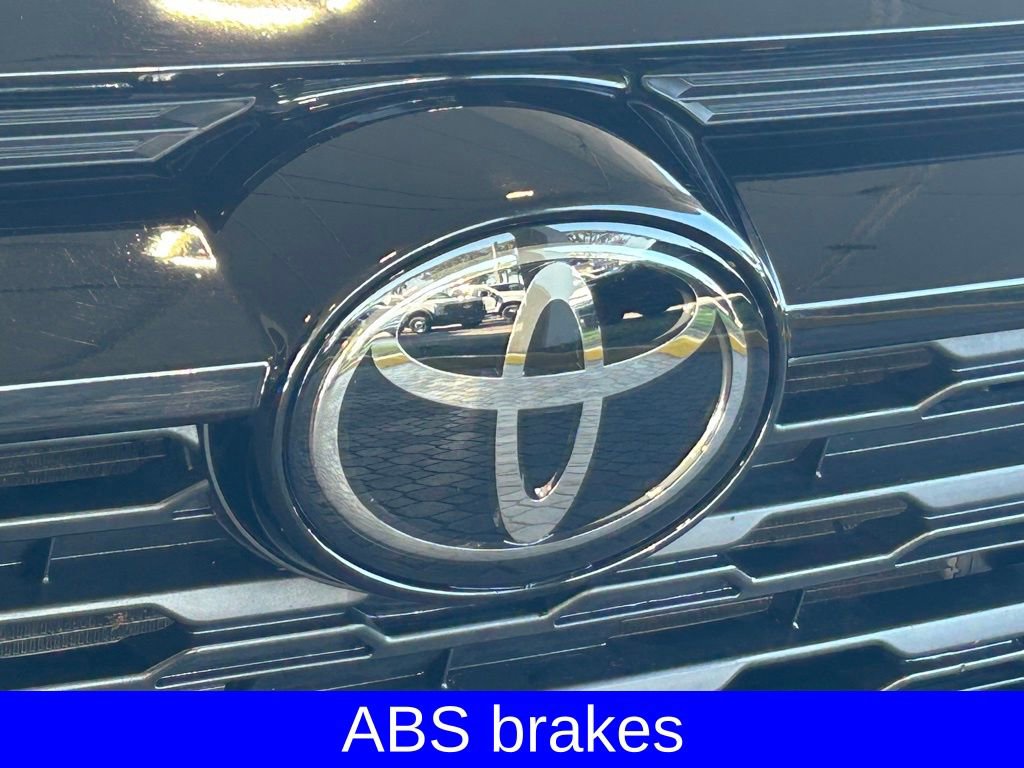 Used 2025 Toyota RAV4 XLE image 16