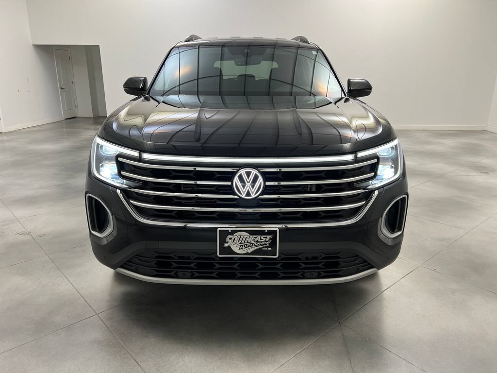 Used 2026 Volkswagen Atlas SE FWD image 3