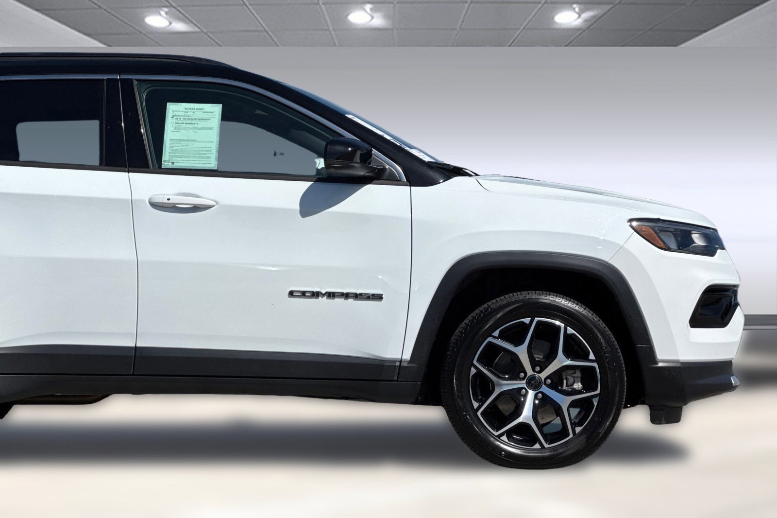 Used 2025 Jeep Compass Limited image 34