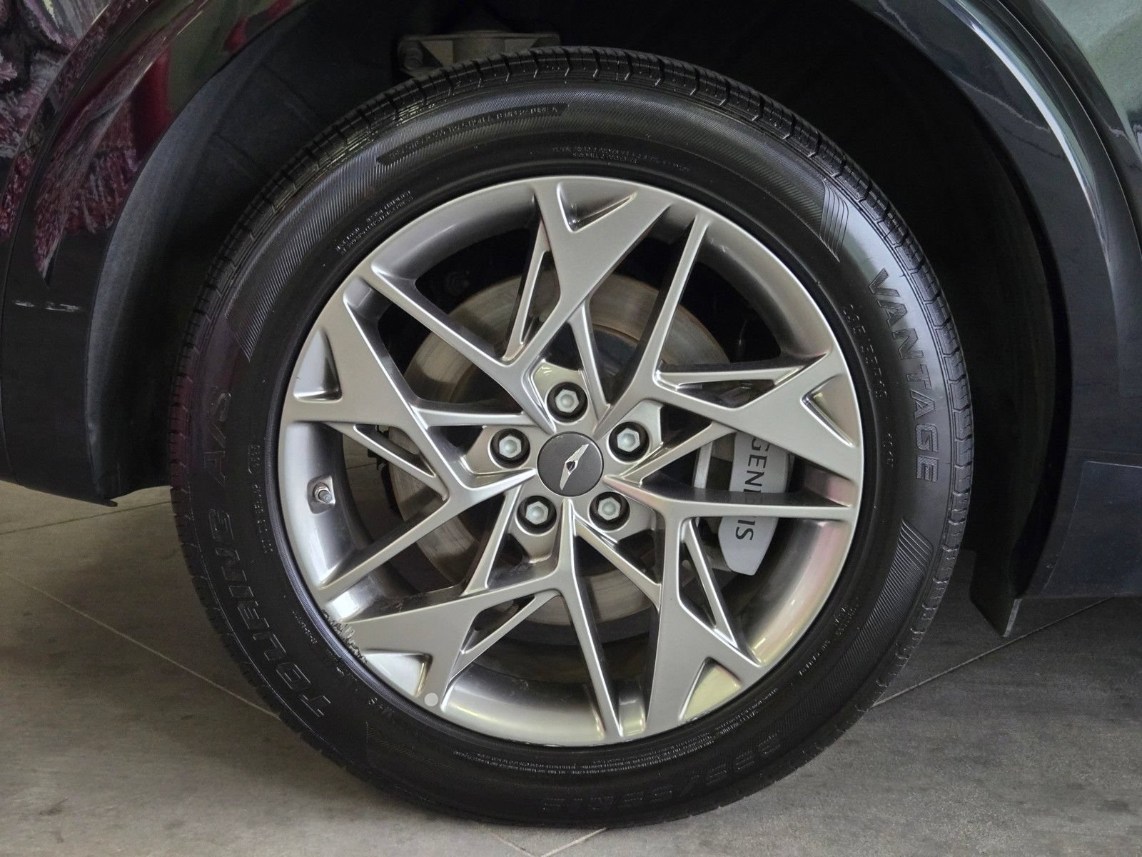 Used 2025 Genesis GV70 2.5T AWD/4WD image 5