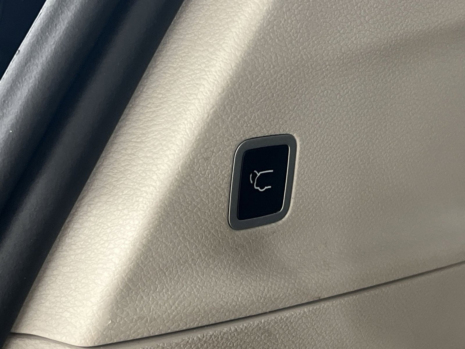 Used 2024 Chrysler Pacifica Select image 24
