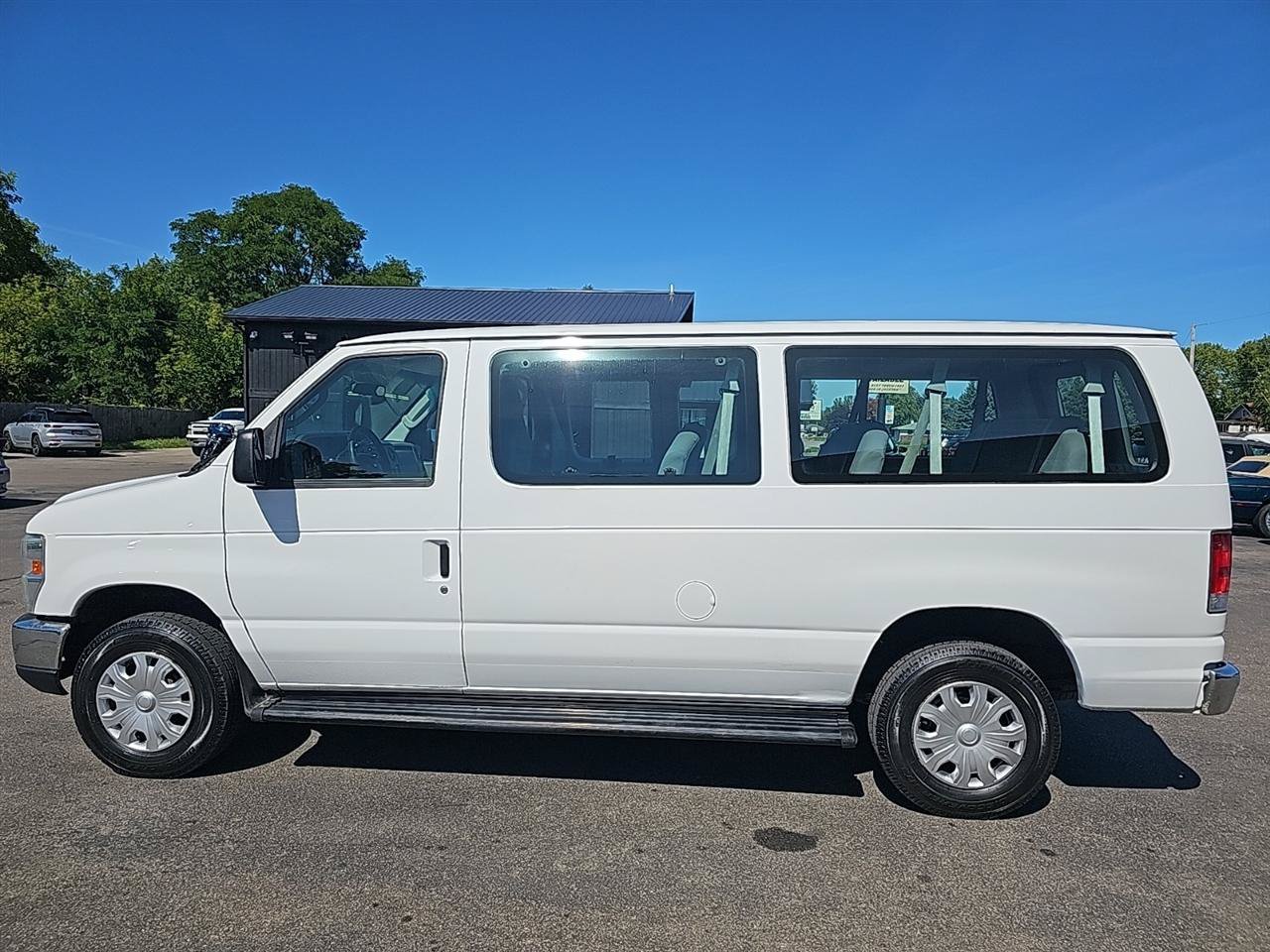 Used 2012 Ford E-350 and Econoline 350 Super Duty Wagon RWD image 6