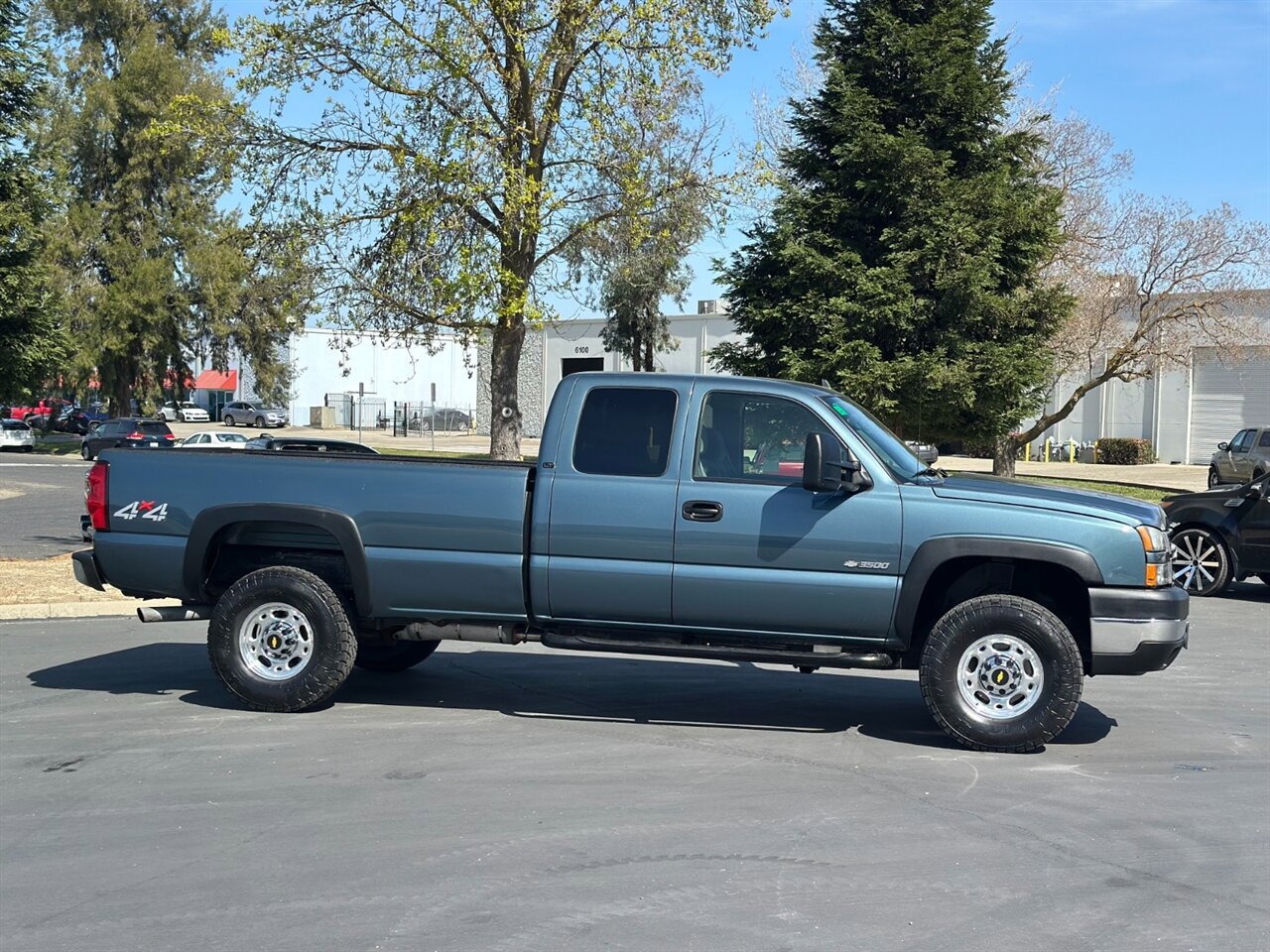 Used 2006 Chevrolet Silverado 3500 LT w/ Skid Plate Package AWD/4WD image 30