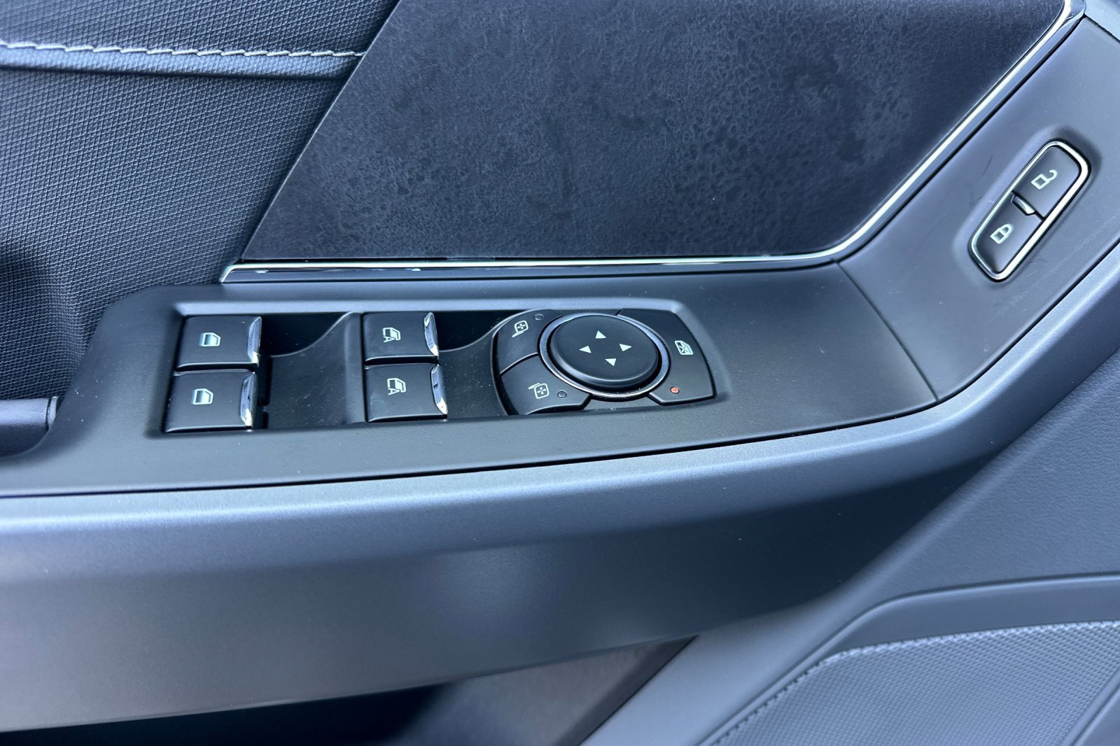 New 2025 Ford F150 XLT w/ Equipment Group 302A MID image 10