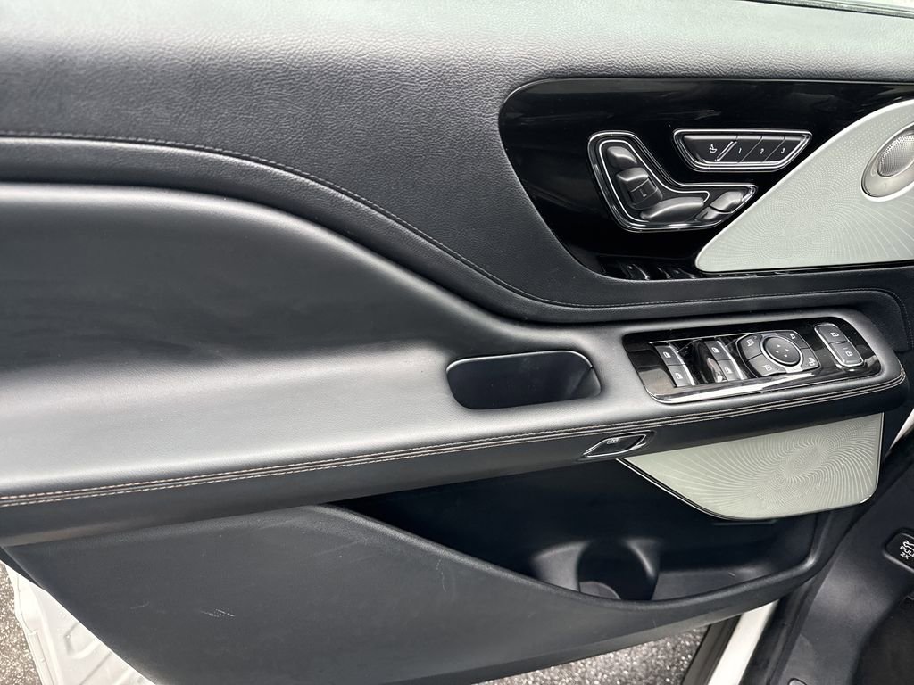 Used 2025 Lincoln Aviator Reserve w/ Equipment Group 201A image 11