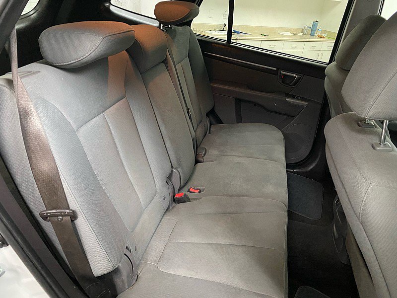 Used 2012 Hyundai Santa Fe GLS image 14