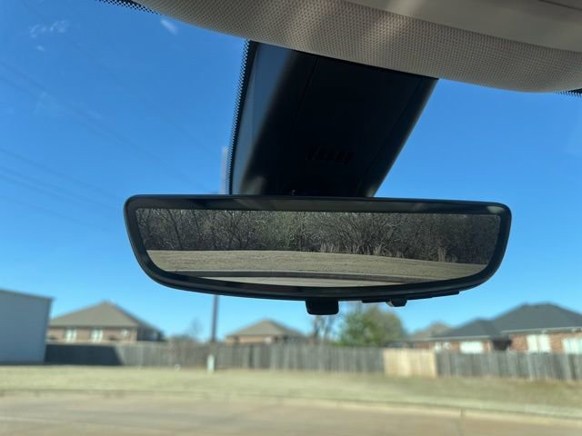 Used 2024 Buick Enclave Avenir w/ Avenir Technology Package image 23