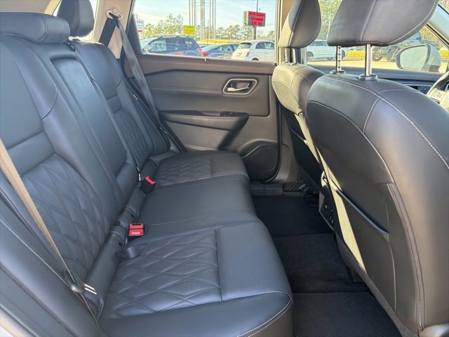 Used 2021 Nissan Rogue Platinum image 13