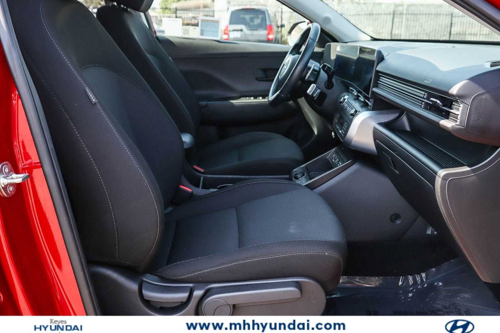 Certified 2025 Hyundai Kona SEL AWD/4WD image 15