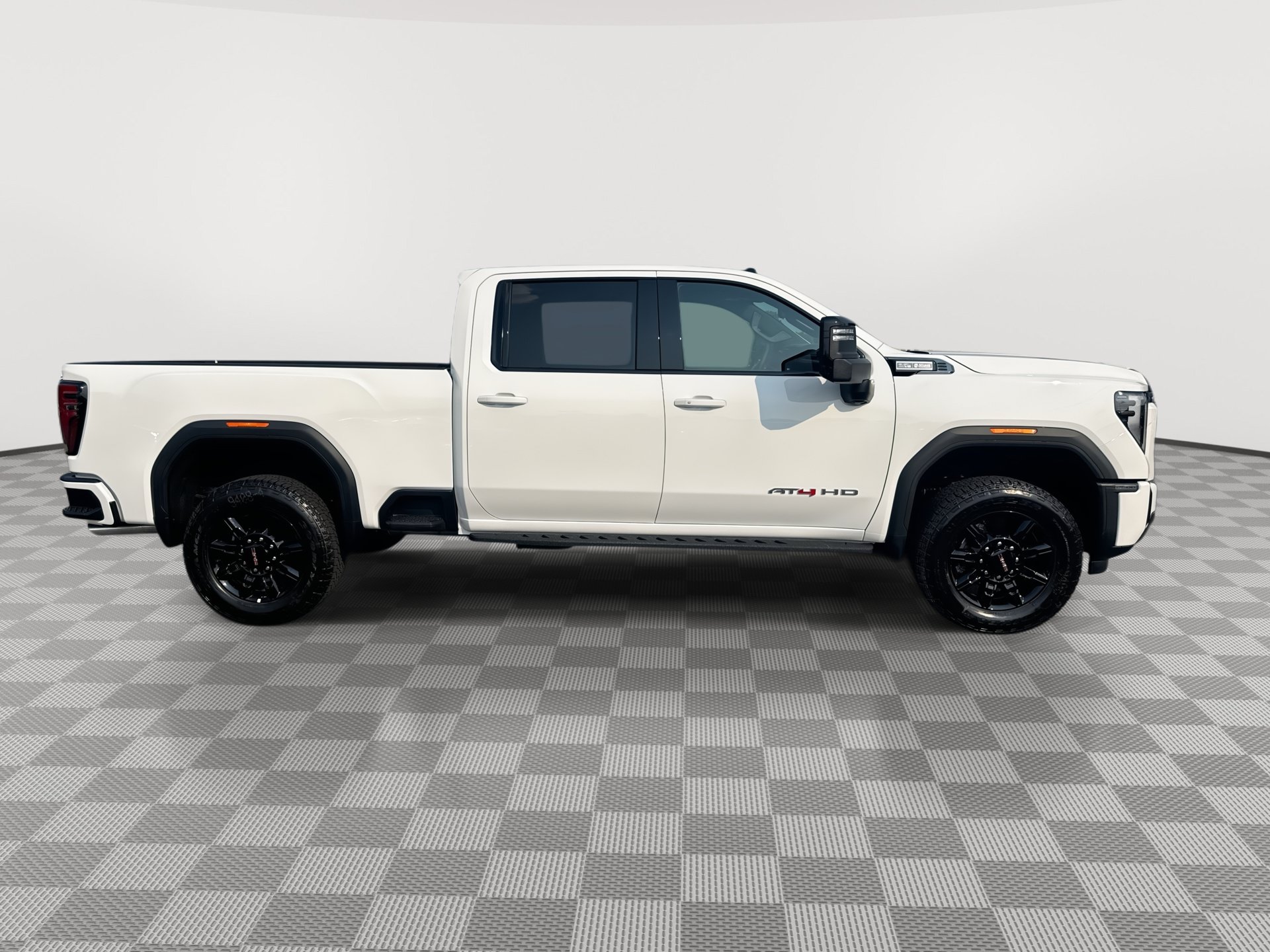 New 2026 GMC Sierra 2500 AT4 w/ AT4 Premium Plus Package AWD/4WD image 9