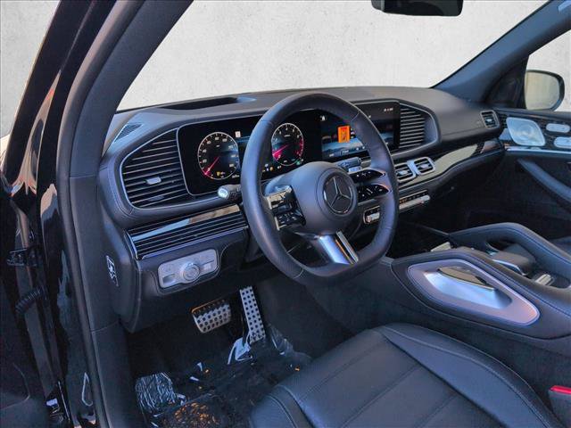 Used 2025 Mercedes-Benz GLS 580 4MATIC image 10