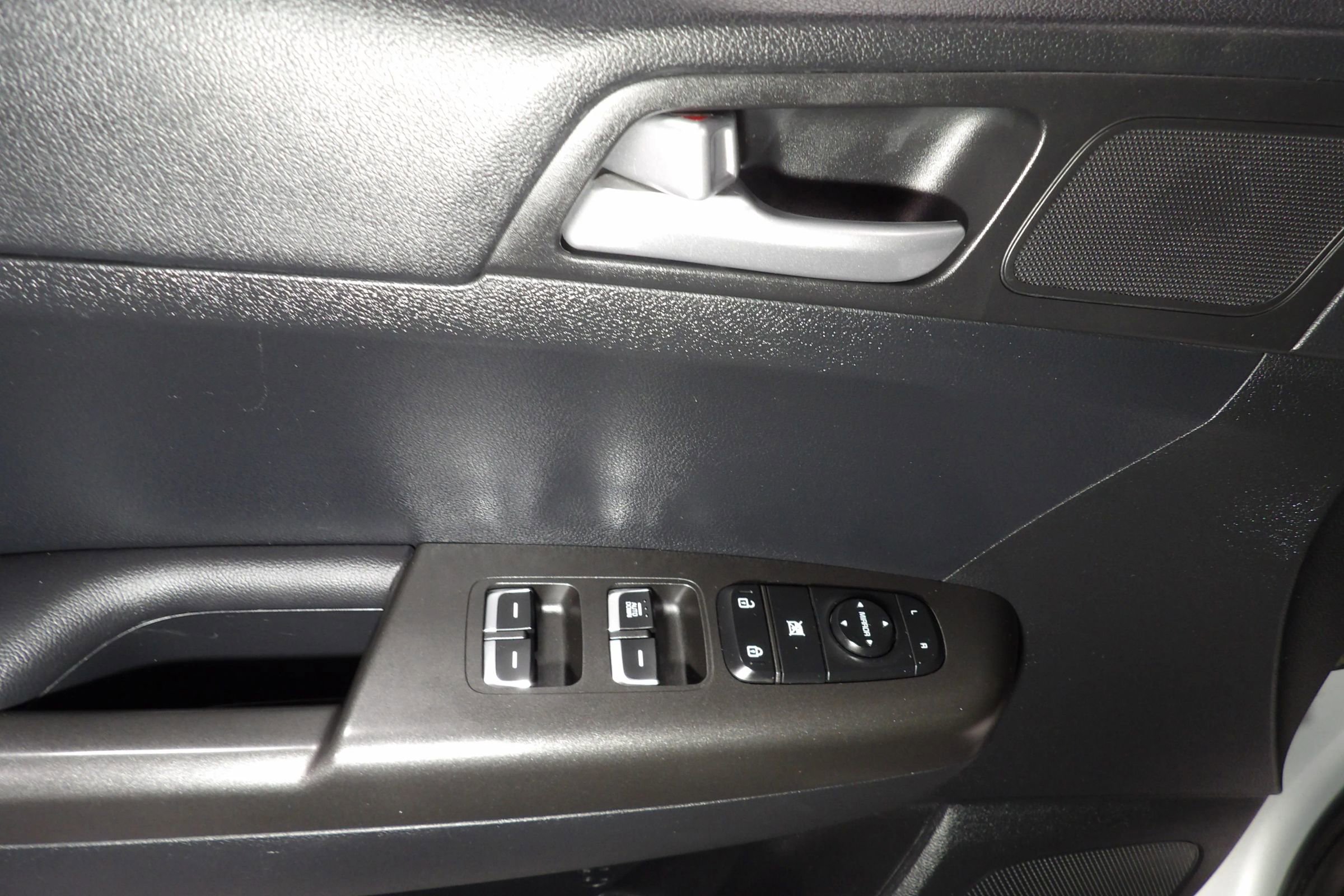 Used 2021 Kia Sportage LX AWD/4WD image 10