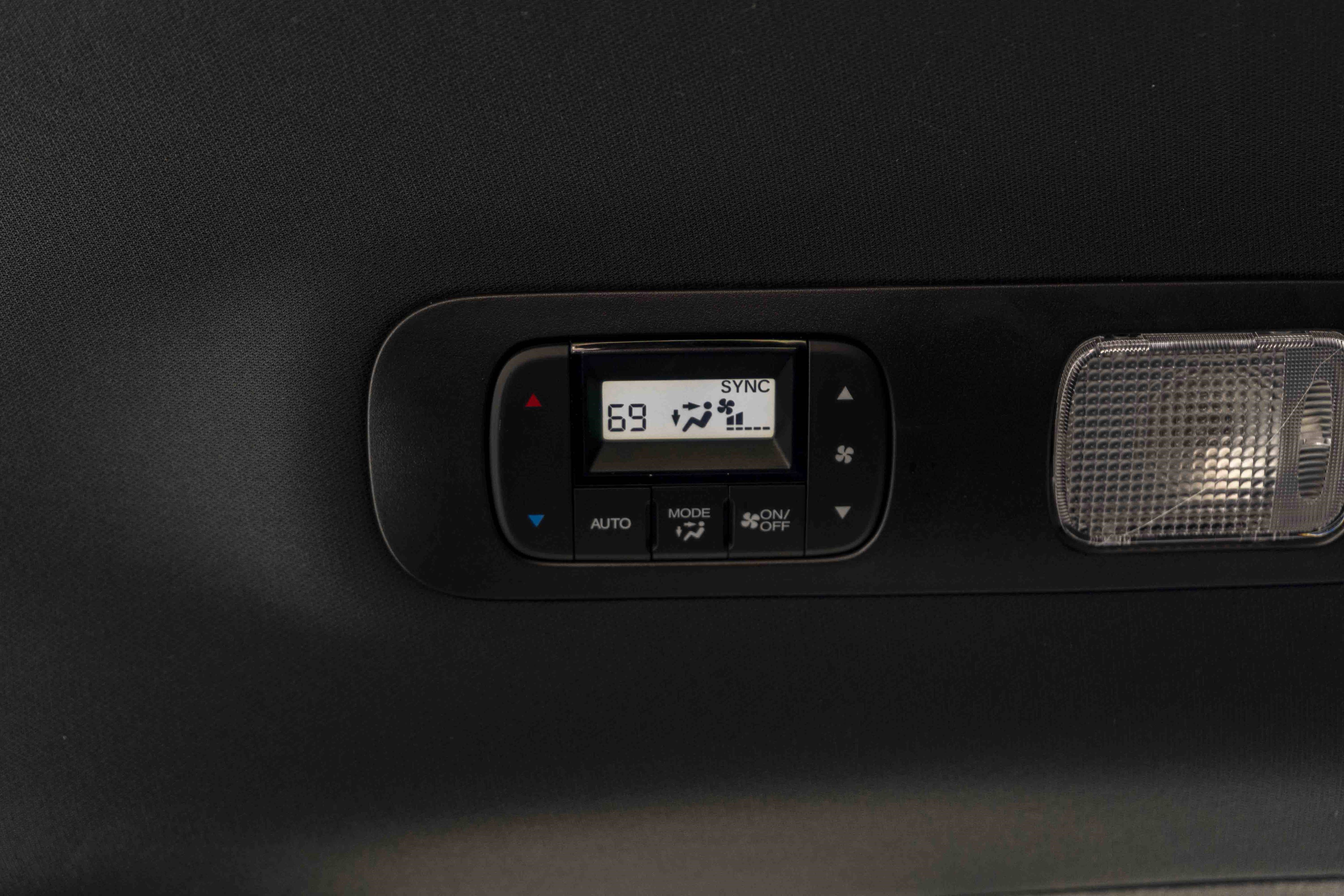 Used 2025 Honda Odyssey Sport-L image 41