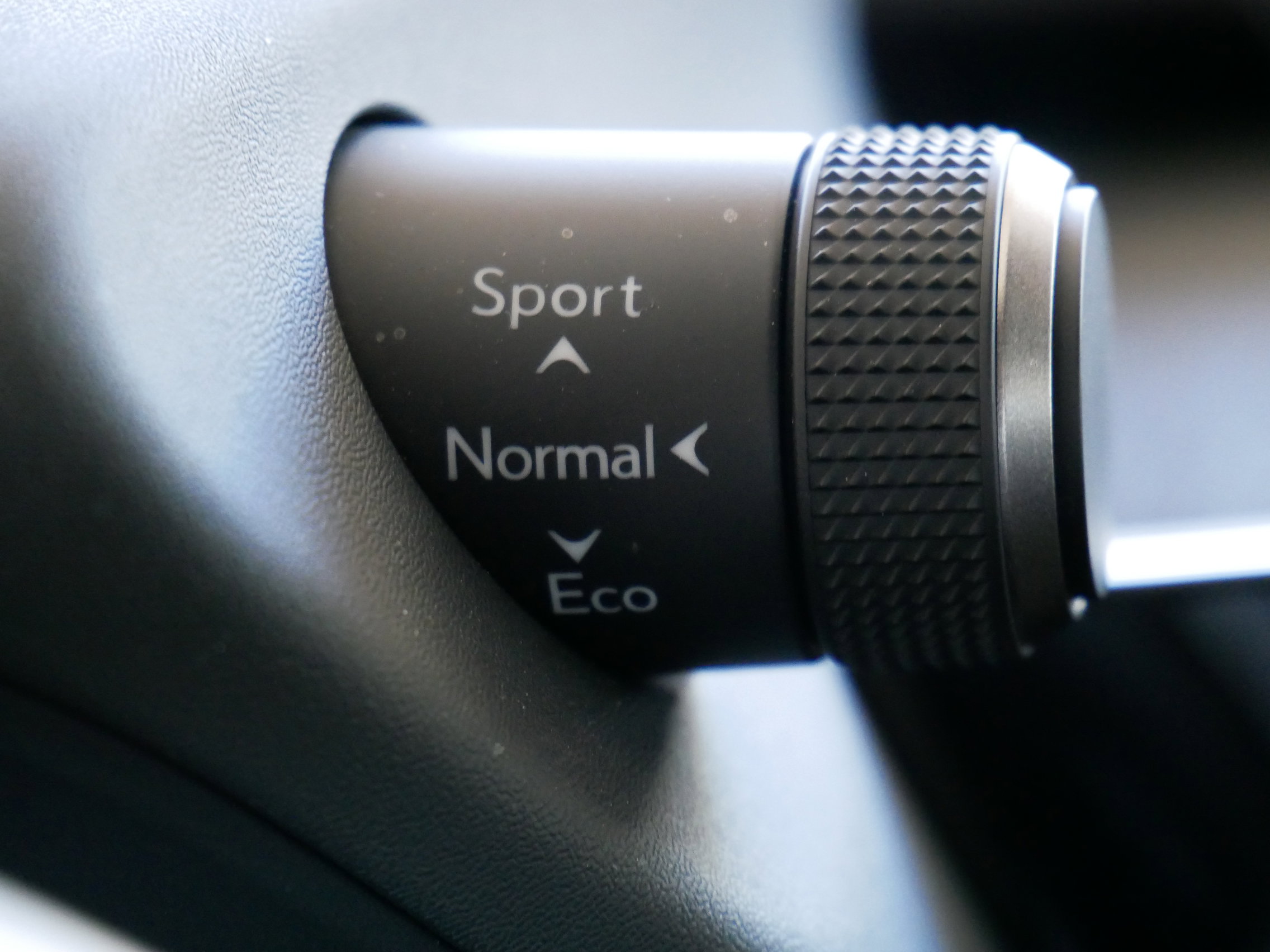 Certified 2025 Lexus UX 300h FWD image 35