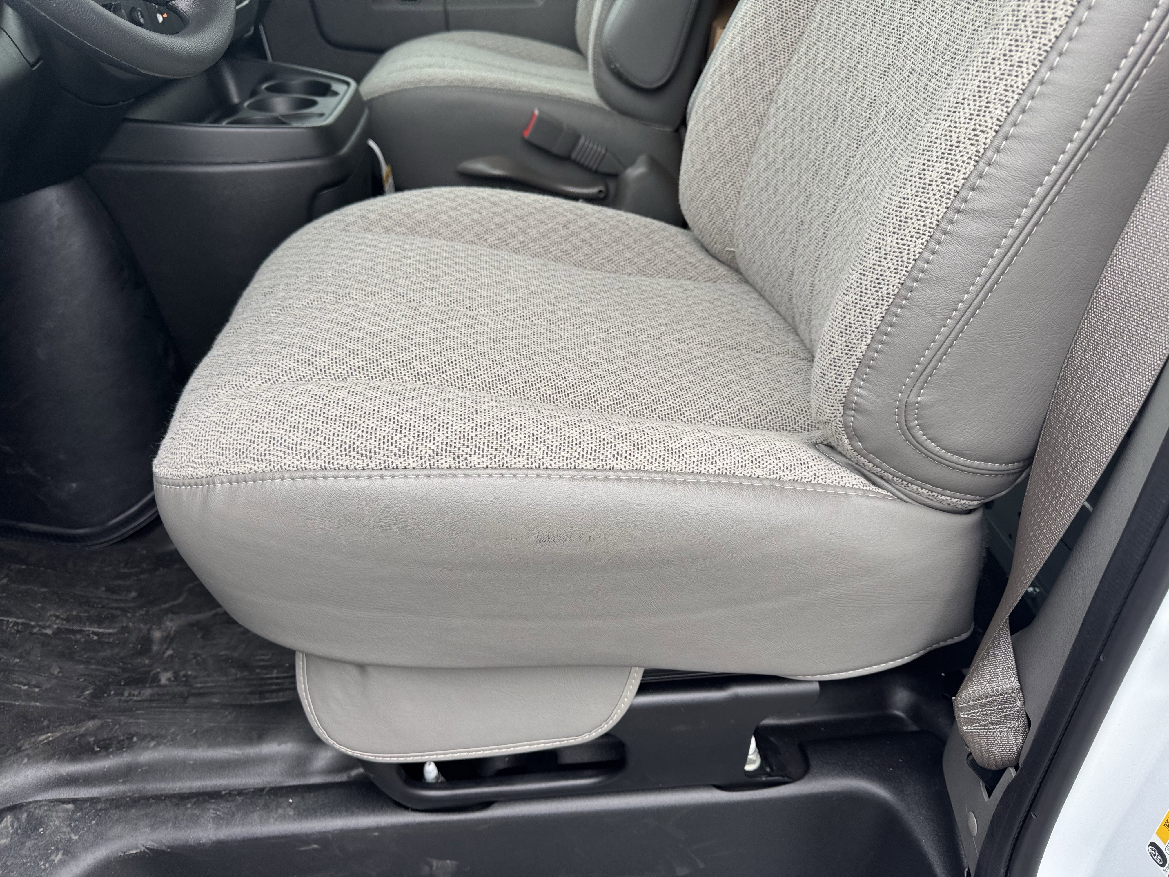 New 2026 Chevrolet Express 2500 w/ Driver Convenience Package image 15