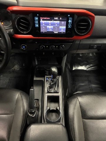 Used 2017 Toyota Tacoma TRD Sport w/ Tow Package image 20