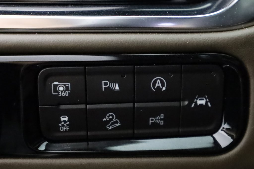 Used 2025 GMC Yukon Denali Ultimate image 25