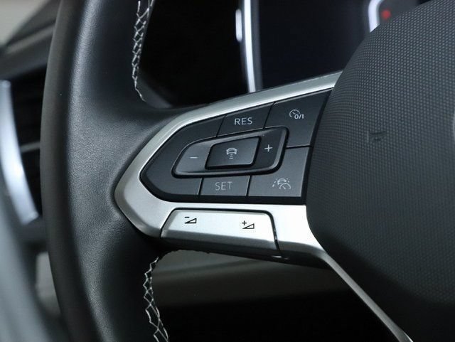 Certified 2025 Volkswagen Taos SEL AWD/4WD image 23