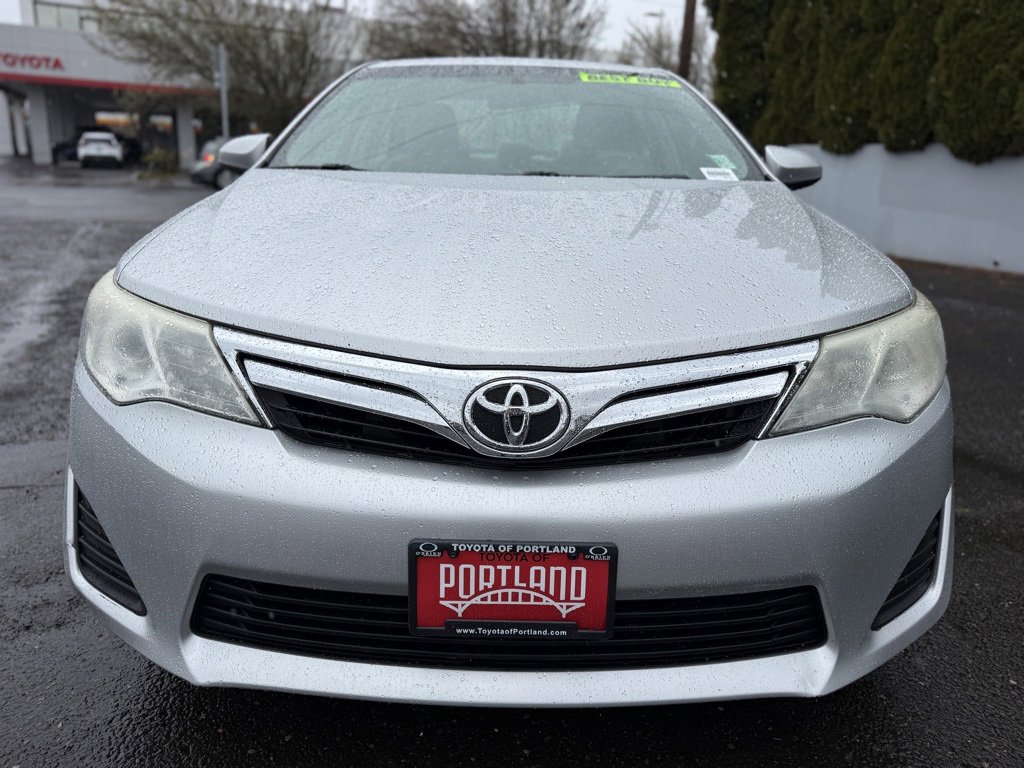 Used 2013 Toyota Camry LE image 3