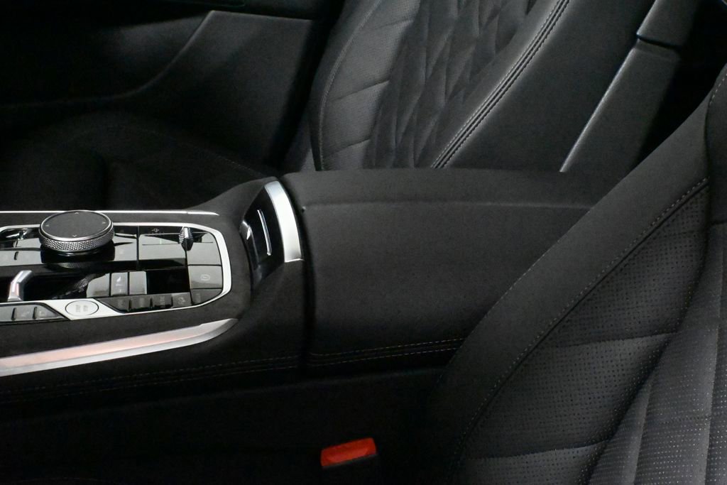 Used 2026 BMW X5 xDrive50e w/ Premium Package image 26