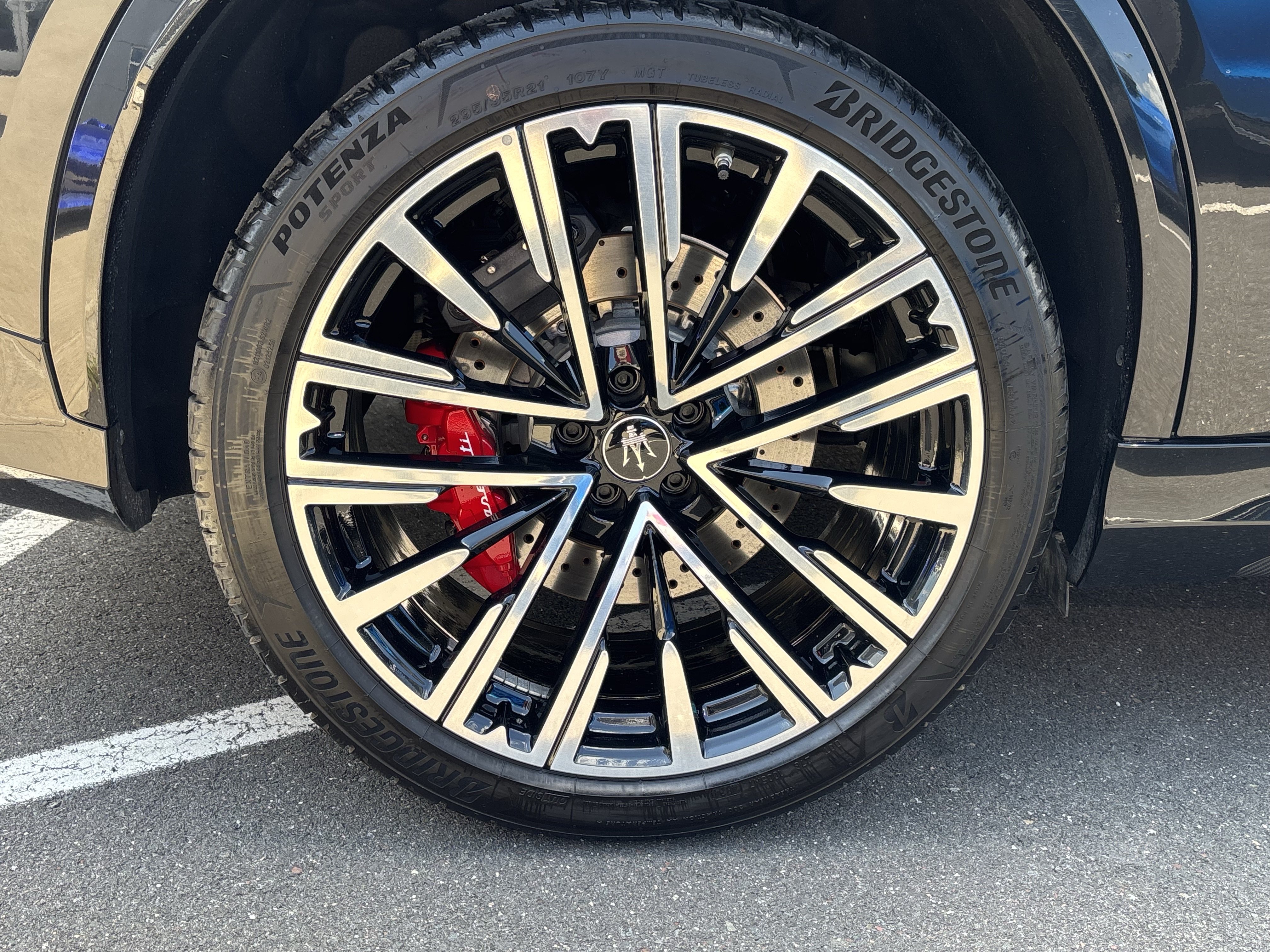 Used 2025 Maserati Grecale Folgore AWD/4WD image 21