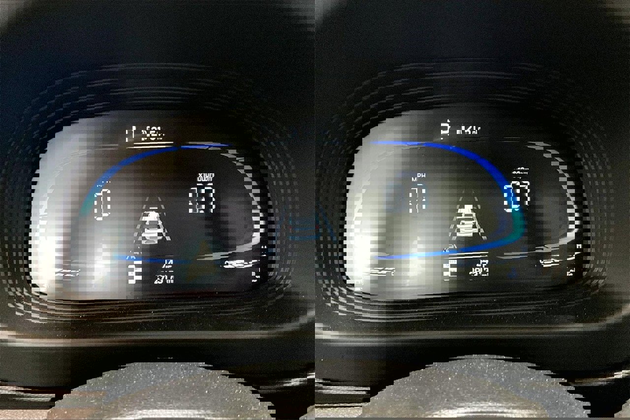 Used 2025 Hyundai Venue Limited image 18