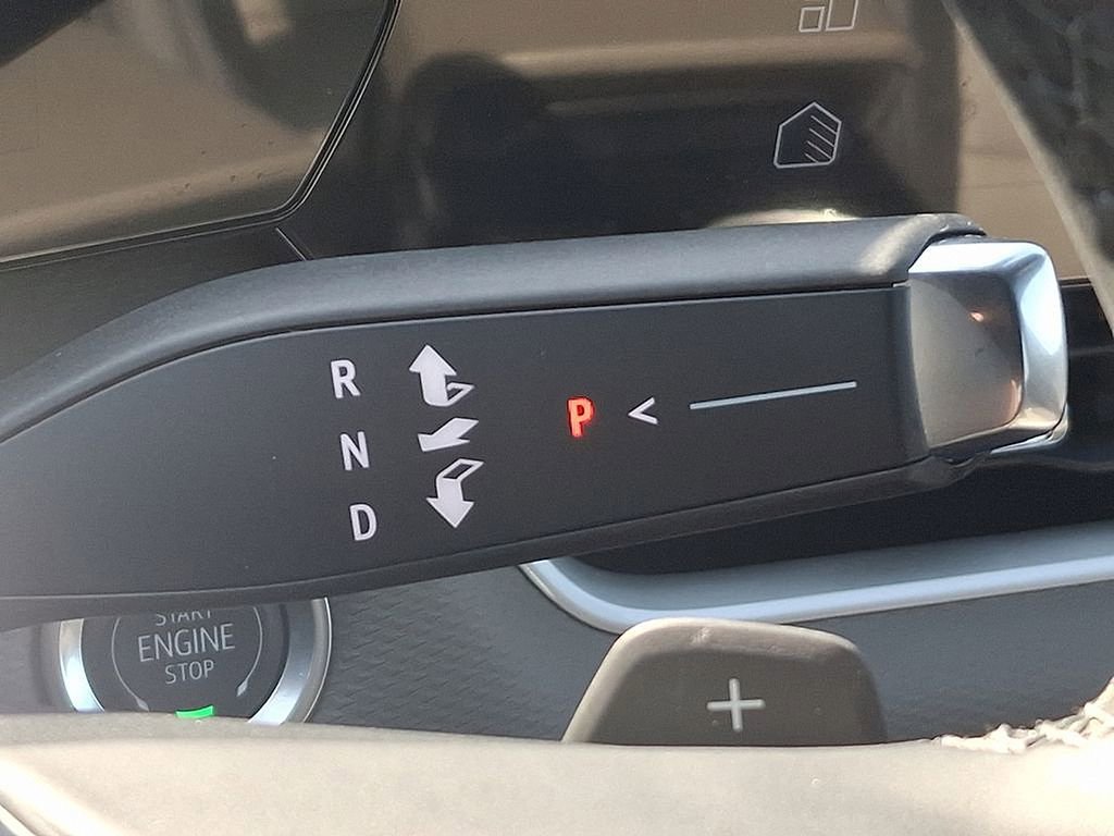 Used 2025 Chevrolet Equinox LT w/ Convenience Package II image 7