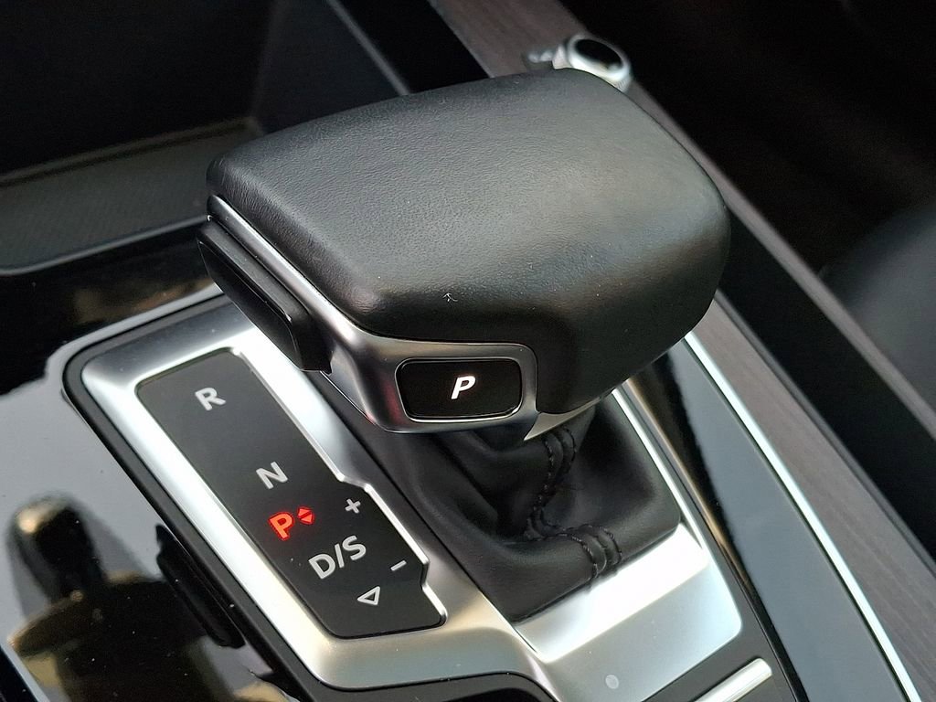 Used 2022 Audi Q5 2.0T Premium w/ Convenience Package image 13