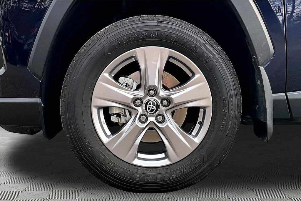 Used 2025 Toyota RAV4 XLE w/ Convenience Package image 24