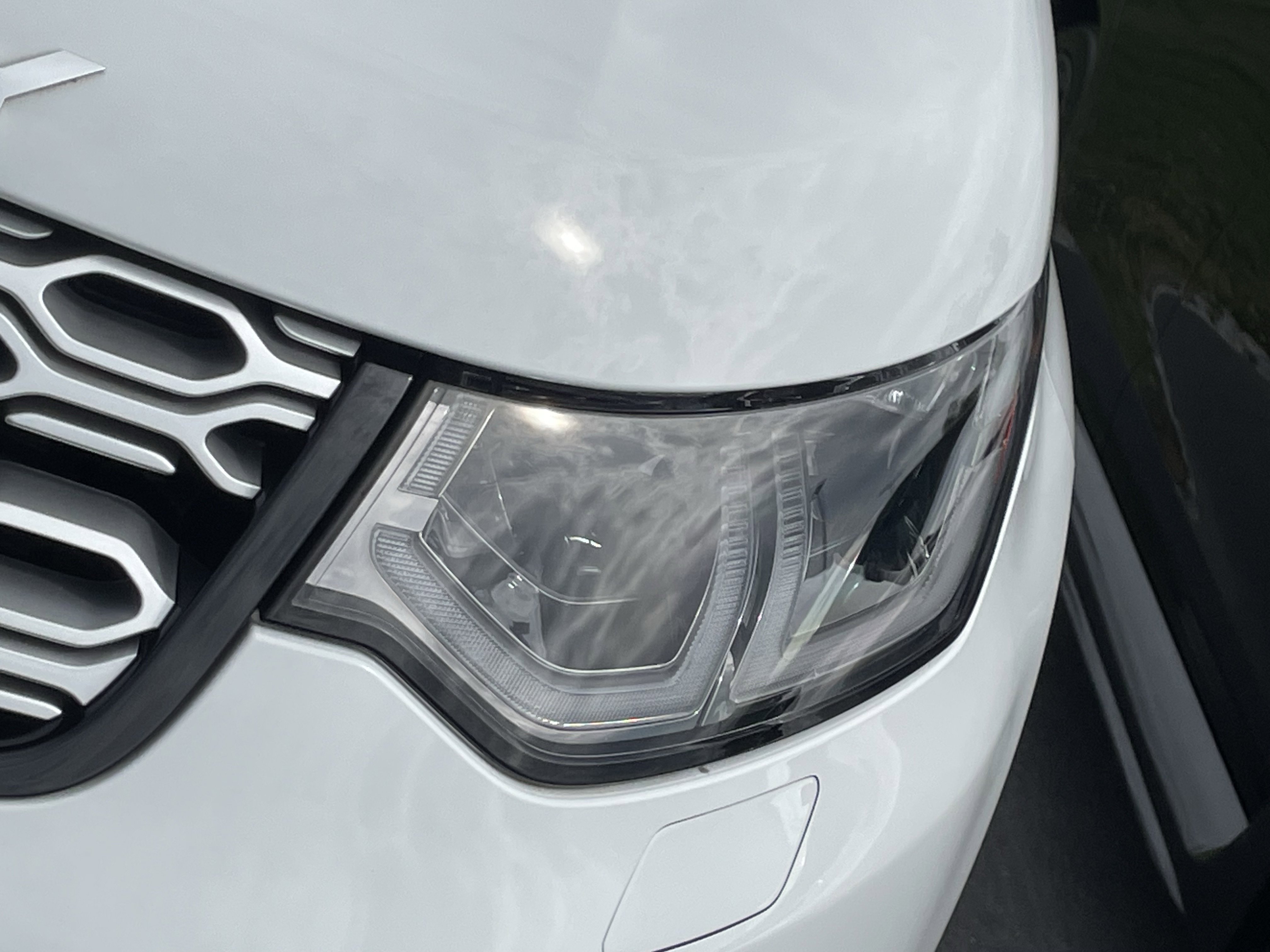 Used 2023 Land Rover Discovery Sport SE AWD/4WD image 4