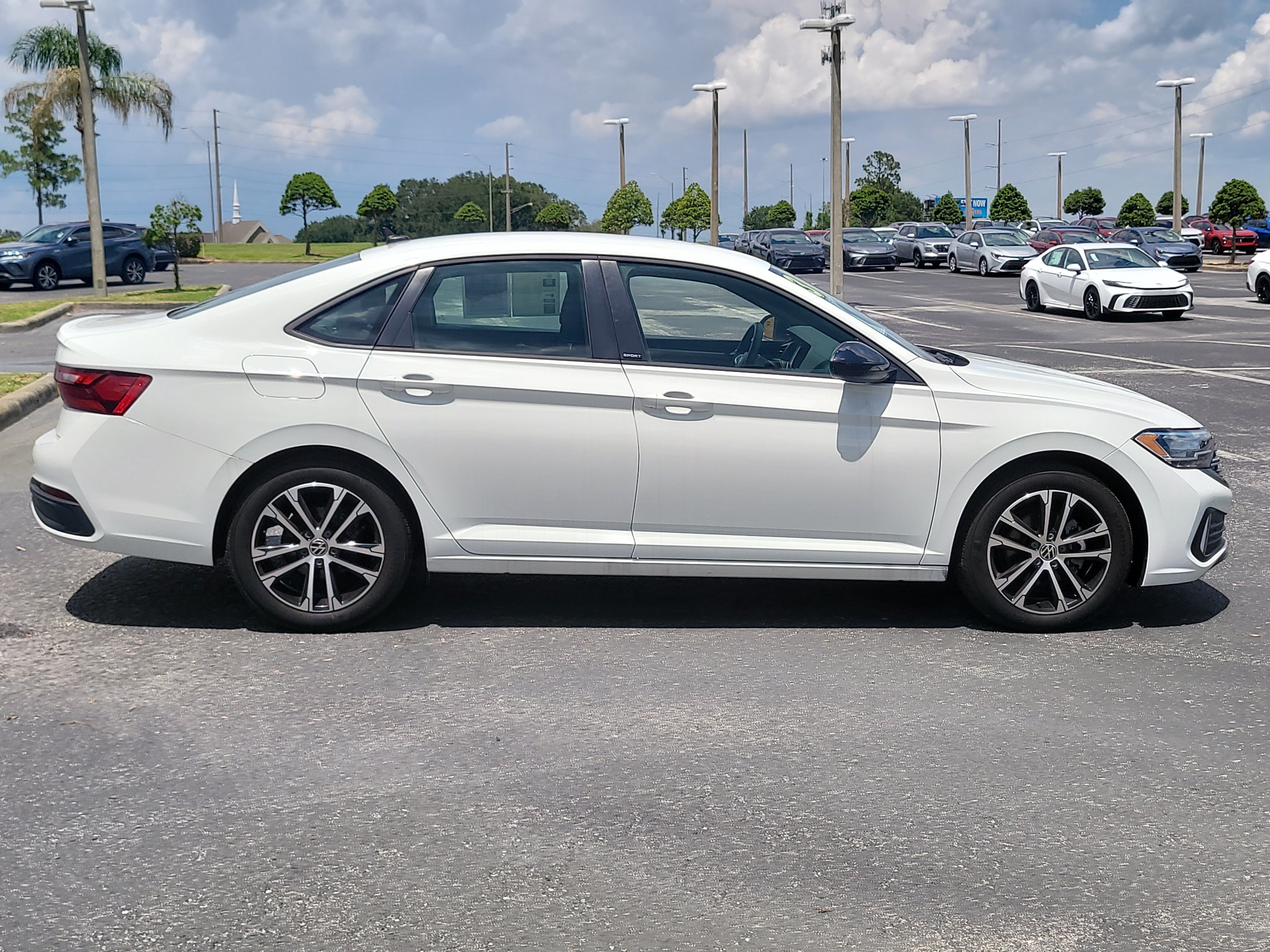Used 2023 Volkswagen Jetta Sport FWD image 8
