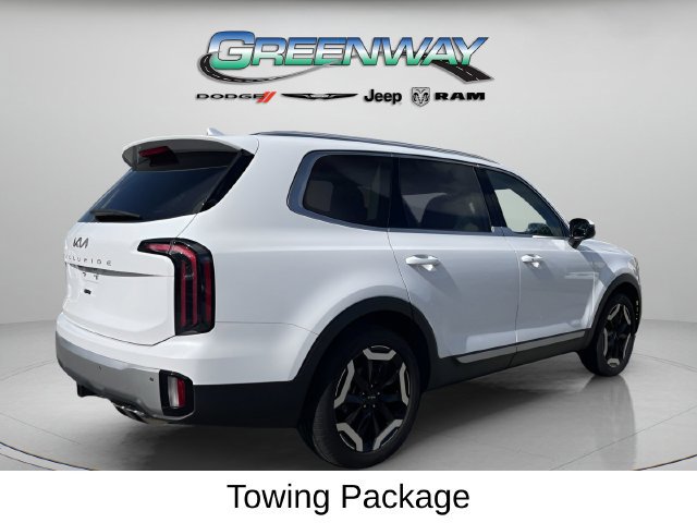 Used 2024 Kia Telluride EX w/ EX Captain's Chair Package FWD image 5