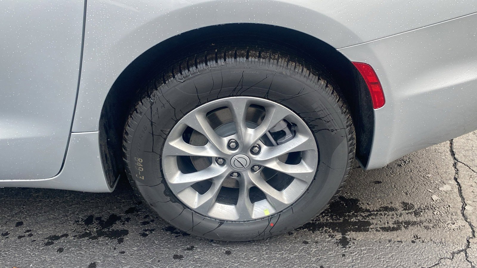 New 2026 Chrysler Pacifica Select AWD/4WD image 23