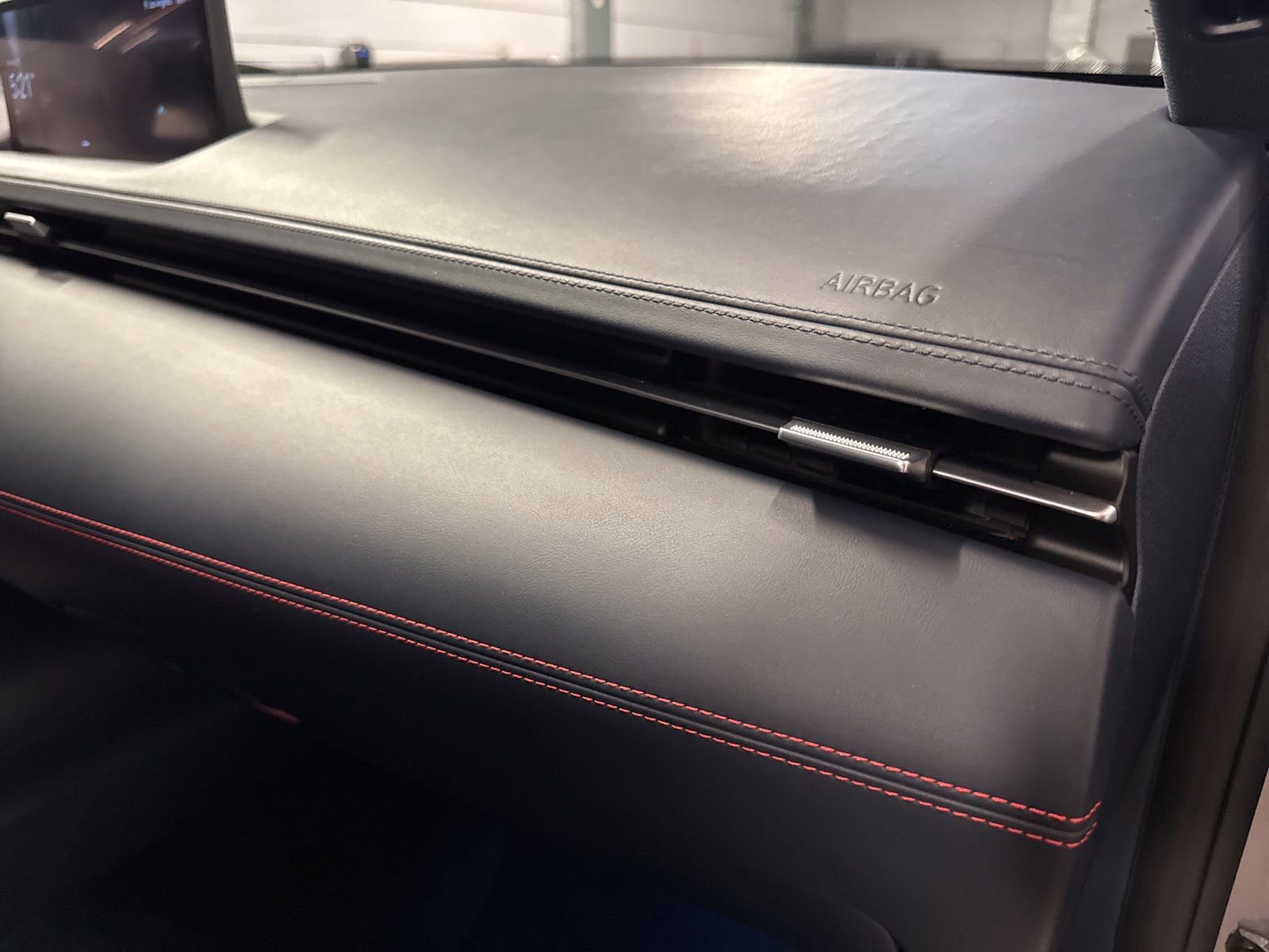 Used 2023 Genesis GV70 2.5T w/ Sport Prestige Package image 34