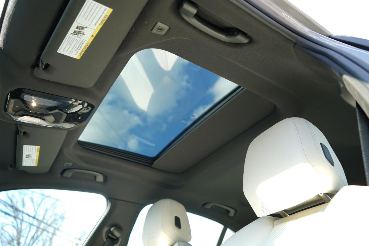 Used 2024 BMW 530i xDrive 530i xDrive Sedan w/ Convenience Package image 21