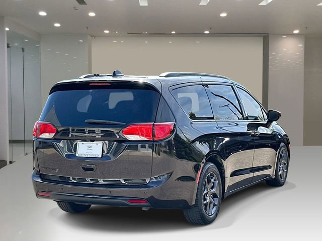 Used 2019 Chrysler Pacifica Touring-L Plus w/ S Appearance Package FWD image 4