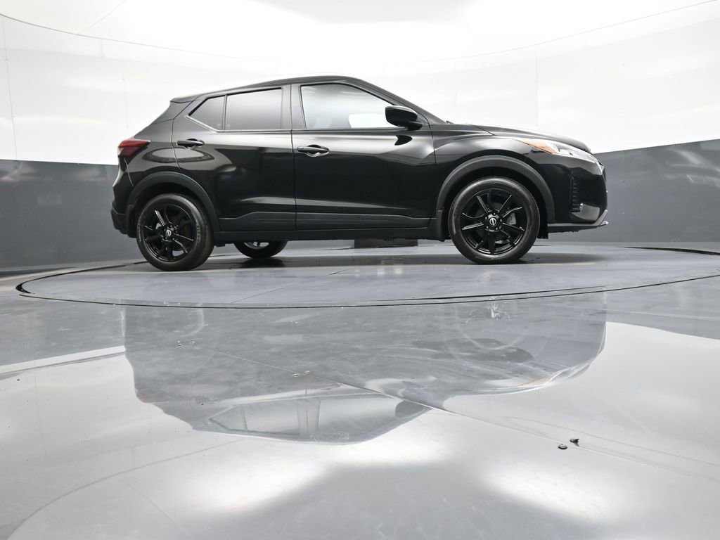 Used 2023 Nissan Kicks SV image 28