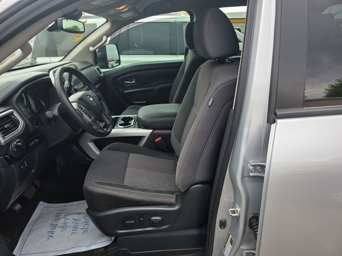 Used 2020 Nissan Titan SV w/ SV Convenience Package AWD/4WD image 26