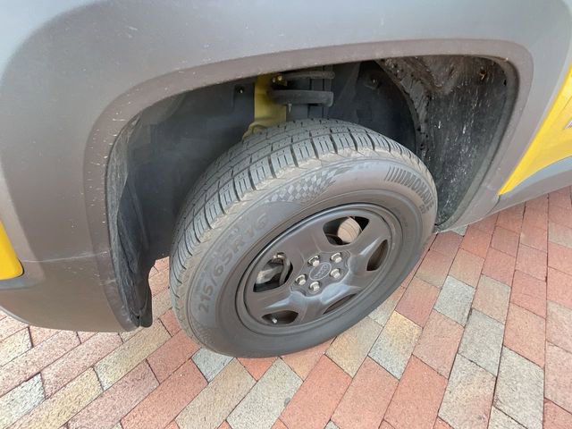 Used 2018 Jeep Renegade Sport w/ Power & Air Group image 8