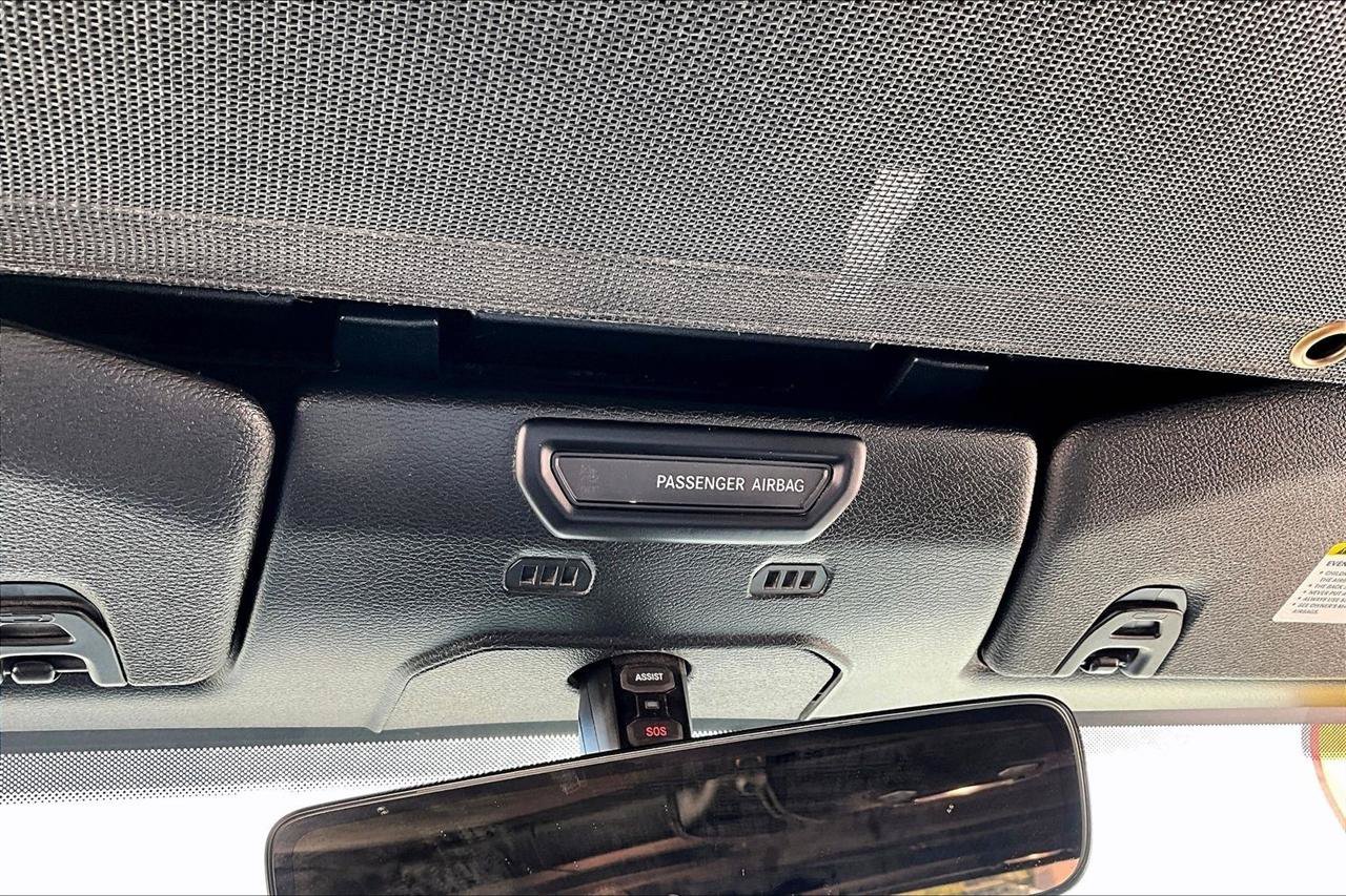 Used 2018 Jeep Wrangler Unlimited Sahara AWD/4WD image 16