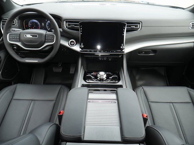 Used 2025 Jeep Wagoneer Series II AWD/4WD image 4