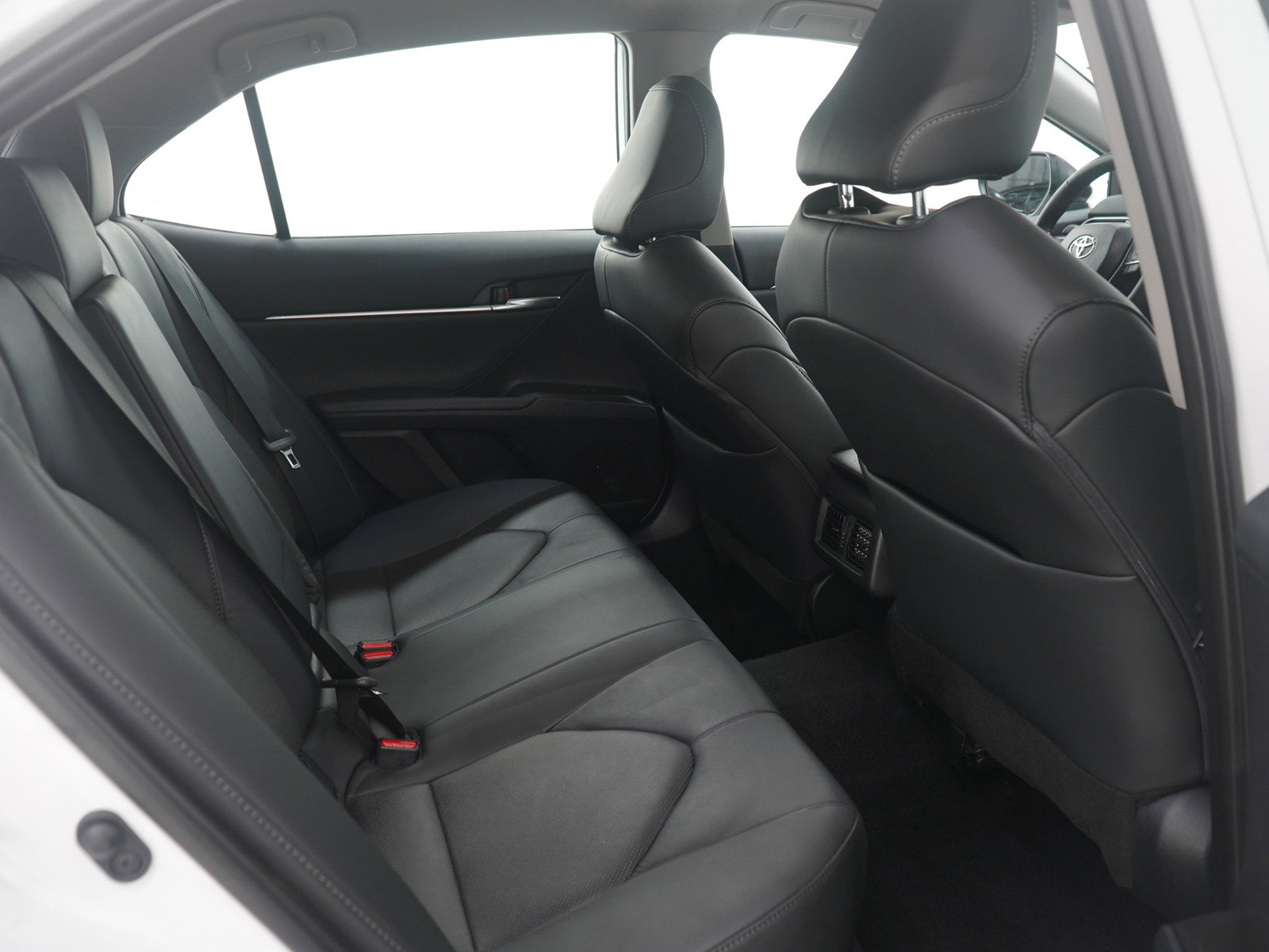 Used 2024 Toyota Camry XLE w/ Cold Weather Package image 12