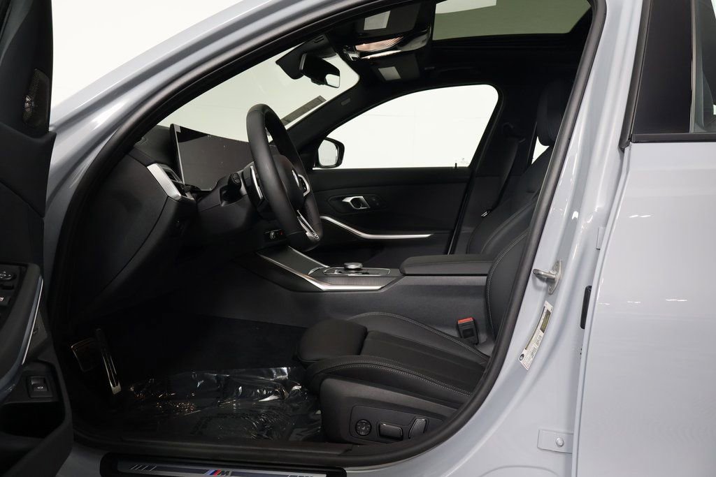 New 2026 BMW 330i Sedan w/ M Sport Package image 5